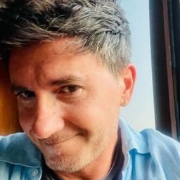 羅傑·古奧 - Smoking Room導演