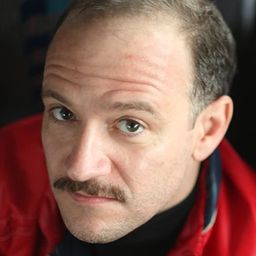 大衛·賽尼爾 飾演 Parson Henry