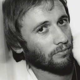 Maurice Gibb 飾演 Self - Keyboards, Guitar, Vocals