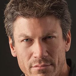 Paul Logan - A Doggone Christmas演員 飾演Cutler