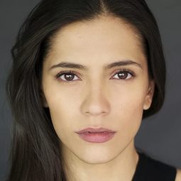 Núria Blanco - 三傻鬧地球演員 飾演Additional Characters (voice)