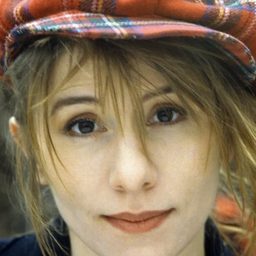 Nina Morato 飾演 Nina