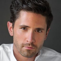 伊凡·霍爾茨曼 飾演 Brock