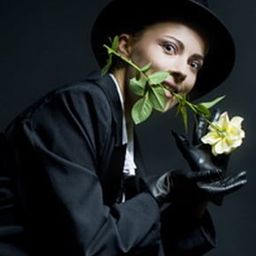 Ana Bretšnajder 飾演 Violeta