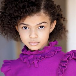 麥迪遜·絲凱·韋里頓 - 狂奔向聖誕演員 飾演Charlotte Garrick