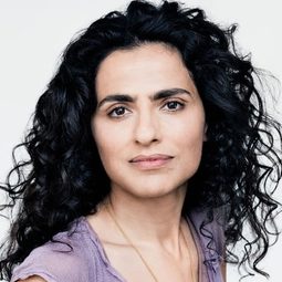 Sesede Terziyan - Skin Creepers演員 飾演Schamanin