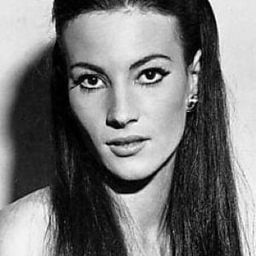 Nicoletta Machiavelli 飾演 Tipsy