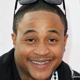 奧蘭多·布朗 - 衝出康普頓演員 飾演Block Dude