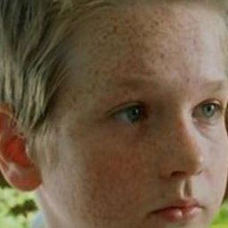 Jerry Lucas 飾演 Sébastien