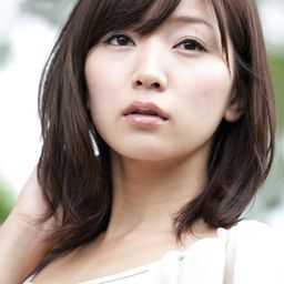 階戸瑠李 飾演 Ayaka