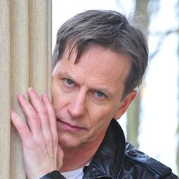 Maciej Robakiewicz 飾演 Stas