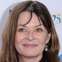 Anne Østerud 飾演 Herself