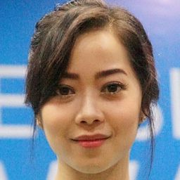 卡琳娜·薩利姆 飾演 Julia