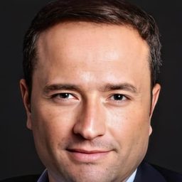 Ertan Gül 飾演 Accountant