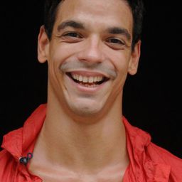 Fred Raposo 飾演 El Mono's brother