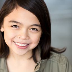 Kingsley Perez 飾演 Girl (voice)