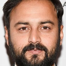 阿瑪·高希克 - 沒人會殺傑西卡演員 飾演Stud in the car