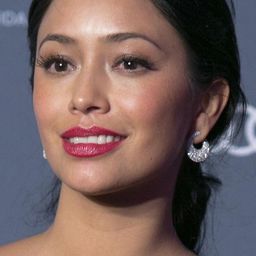 Maya Zapata 飾演 Alicia