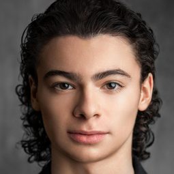 拉斐爾·亞歷杭德羅 飾演 Zaqueu