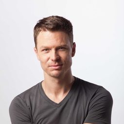 Jacques Bessenger - 醇愛戀曲演員 飾演Desmond