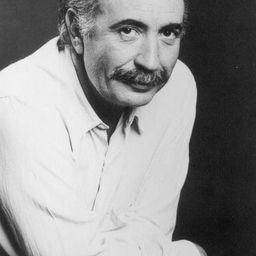 Ernesto Chao 飾演 Arturo