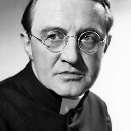 Arthur Shields 飾演 Rev. Cyril 'Snuffy' Playfair