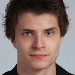 Sergey Goroshko 飾演 Yan