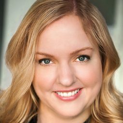 莎拉·貝克 - 兄弟是天生演員 飾演Shannon