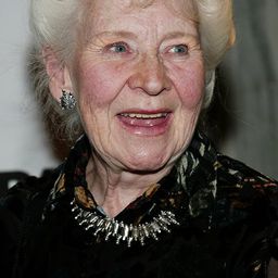 Eileen Essell 飾演 Mrs. Connelly