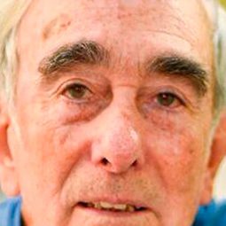 帕可·薩葛撒蘇 - 神聖足球隊演員 飾演Padre Profesor