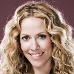 雪瑞兒·可洛 飾演 Vocal, Guitar, Keyboard