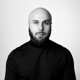 帕布羅·萊瓦·溫格 飾演 Pablo