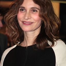 Ana Risueño 飾演 Profesora de dibujo