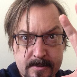 Dan Koontz 飾演 Adam Sanders