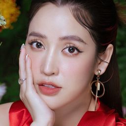 Puka 飾演 Thím Út