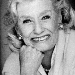 Miriam Nelson 飾演 Self