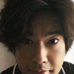 Leo Putt 飾演 Techit