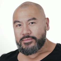 唐漢平 飾演 Ivan