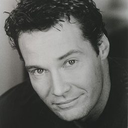 Andy Rodoreda - 黑水演員 飾演Adam