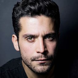 Cihat Suvarioglu - Butterflies演員 飾演Mezarci