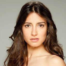 San Yélamos 飾演 Chica