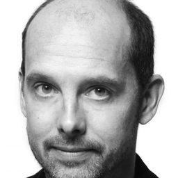 Maurice Barthélemy 飾演 Laurent Helewa