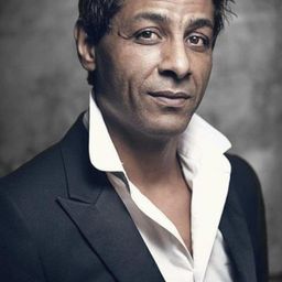 Hichem Yacoubi 飾演 Ahmed