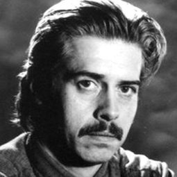 奈吉爾·泰瑞 飾演 John