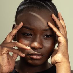 Fanta Guirassy - 錯愛的教育演員 飾演Samia