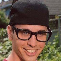 喬西里·奧帕狄 - Sticks & Stones演員 飾演Mouth