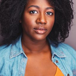 Moire Kiyingi - Chateau Christmas演員 飾演Female Student