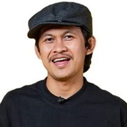 Indra Jegel 飾演 Jegel