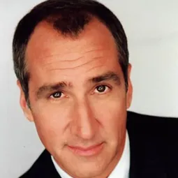 Michael Crider - 造訪天堂演員 飾演Dr. Houchins