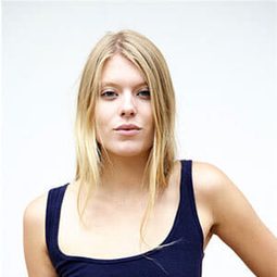 Jéromine Chasseriaud 飾演 Louise